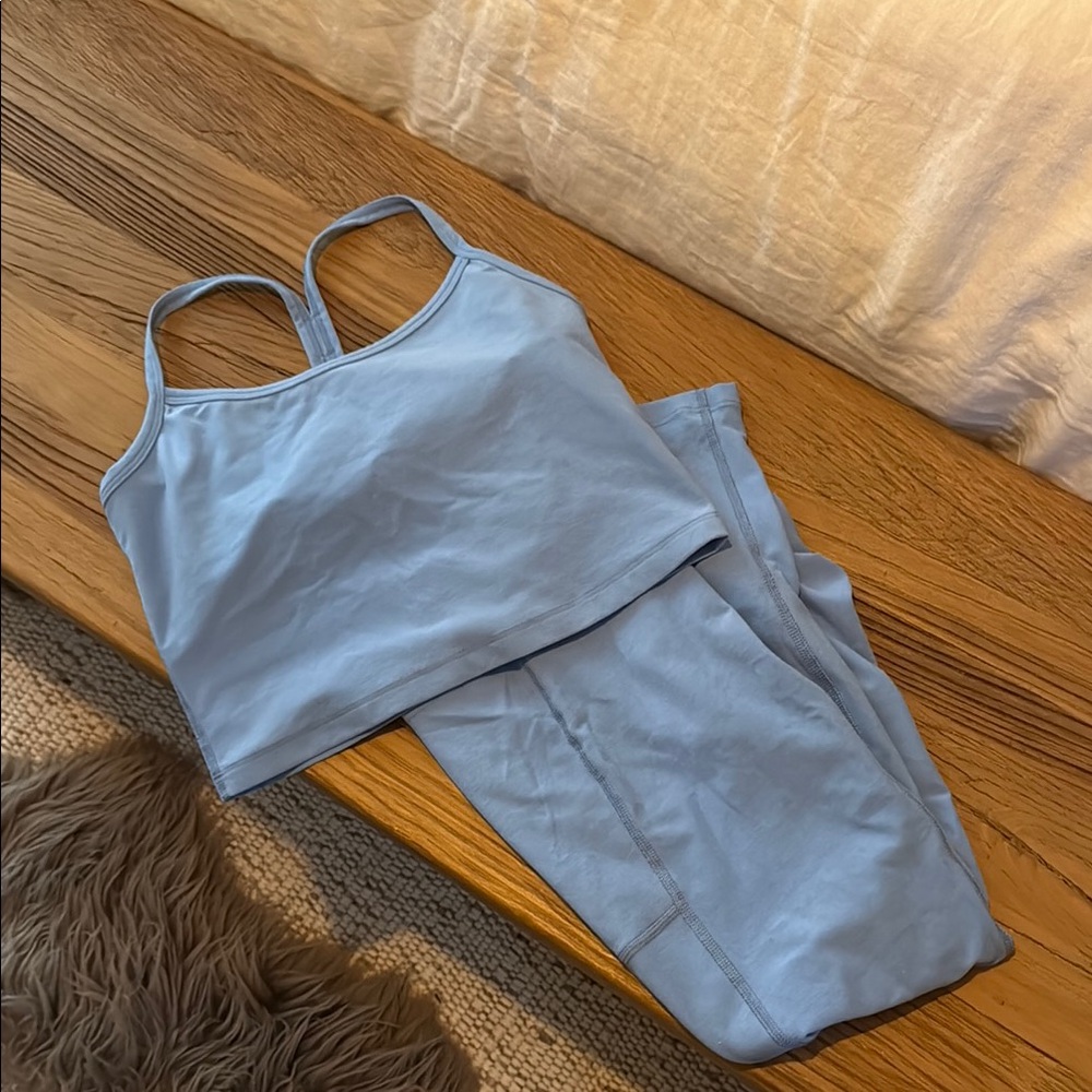 Beyond Yoga Women's Light Blue Activewear Set - size medium